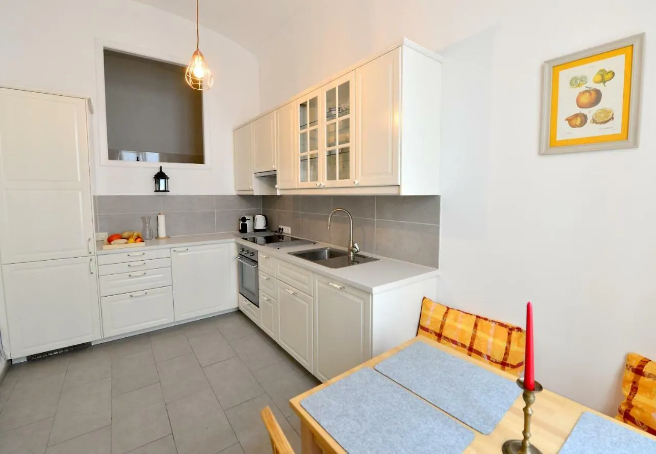 Апартаменты Classy Apartment, 10 Min To The Centre Вена